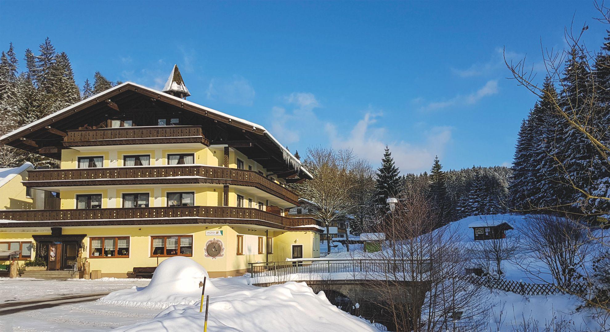 Das Wanderhotel Mühle im winterlichen bayerischen Wald